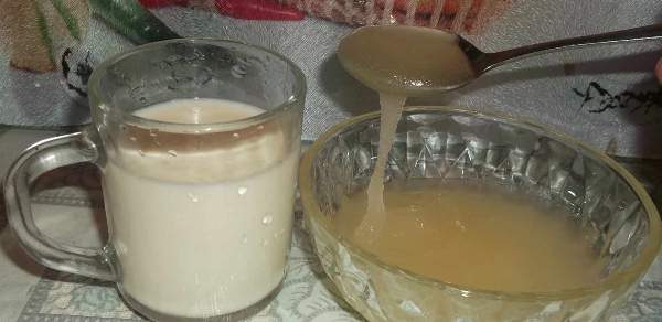 Рапсовый мёд и стакан молока